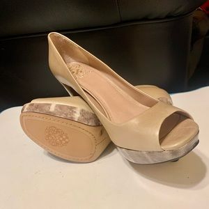 Vince Camuto Polona Womens Leather Peep Toe Giraffe Print Platform Heels